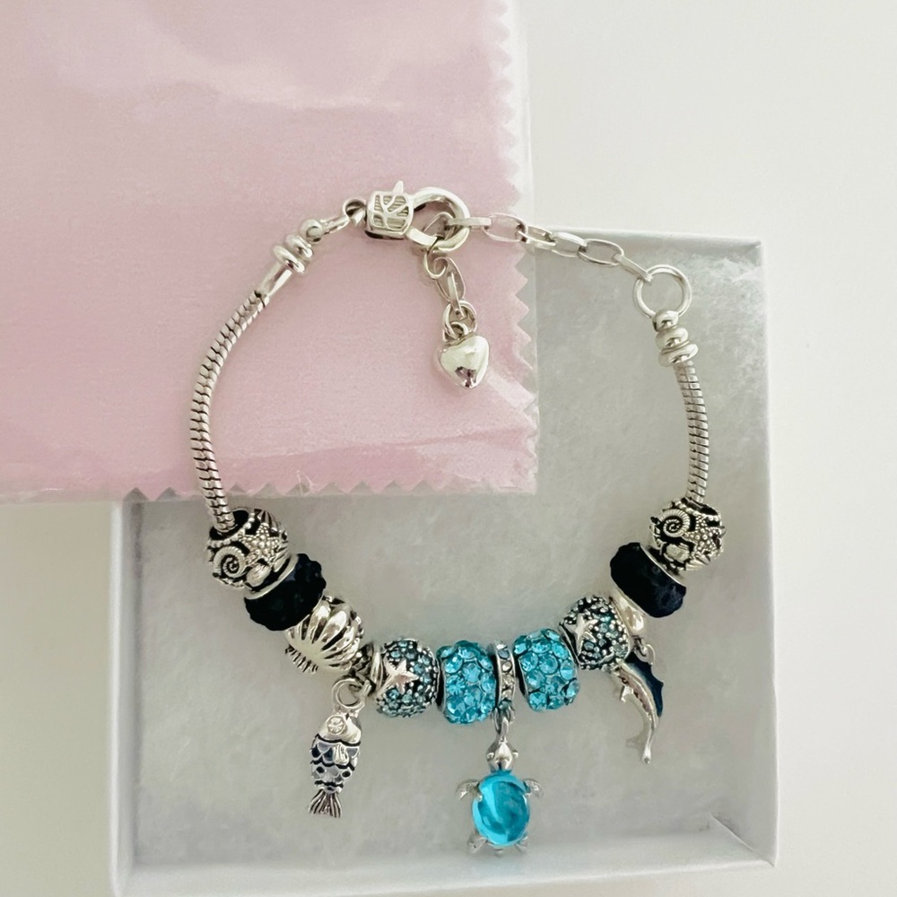 Ocean Sea Life Charm Bracelet Blue Silver Tone Fish Turtle Starfish - Picture 2 of 3